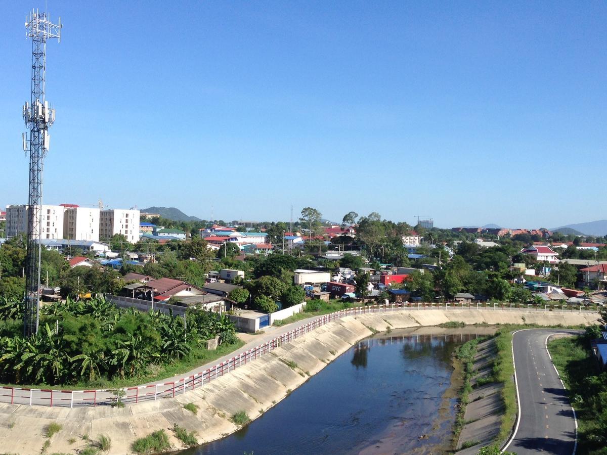 Modernbright Laemchabang Apart otel Bang Lamung Dış mekan fotoğraf