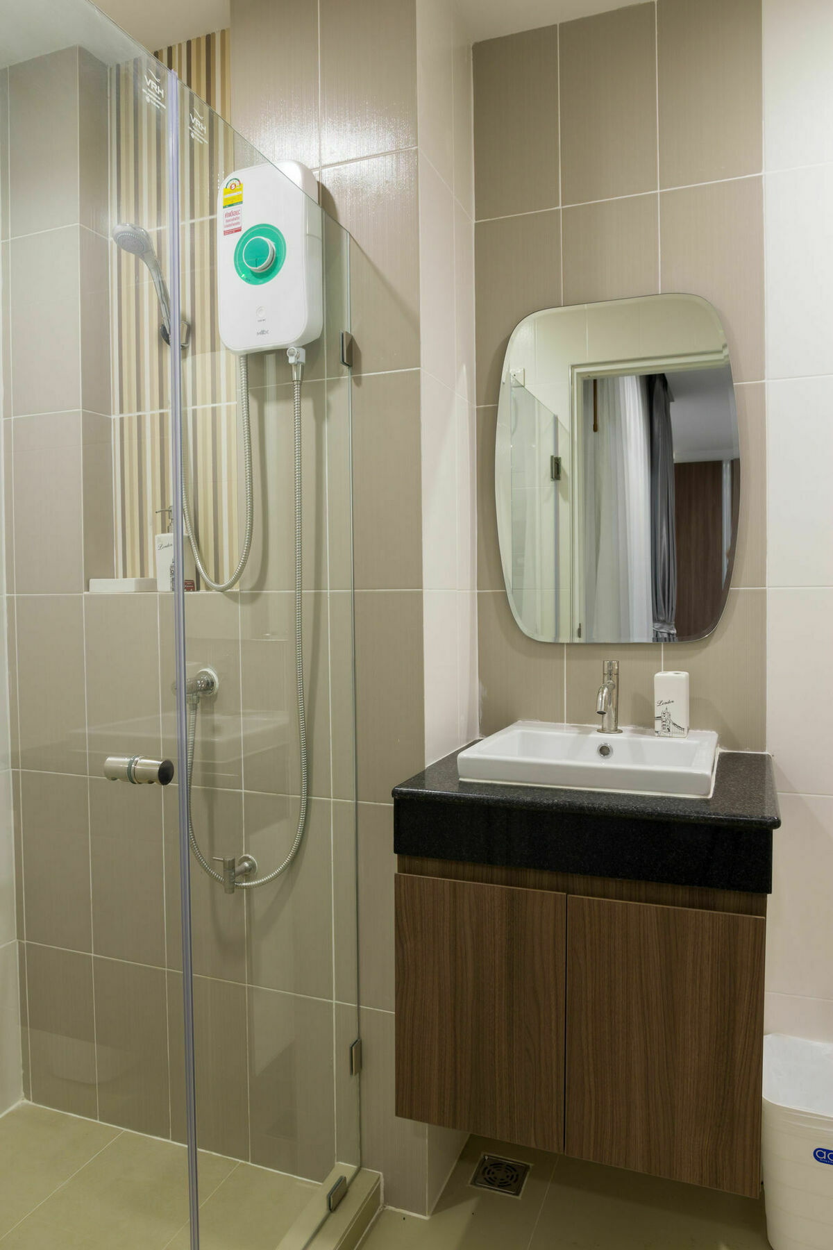 Modernbright Laemchabang Apart otel Bang Lamung Dış mekan fotoğraf